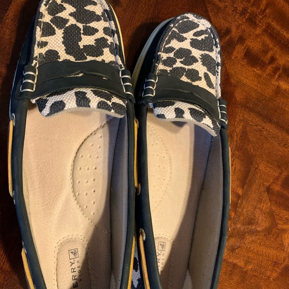 Sperry Size 8.5 shoes like new